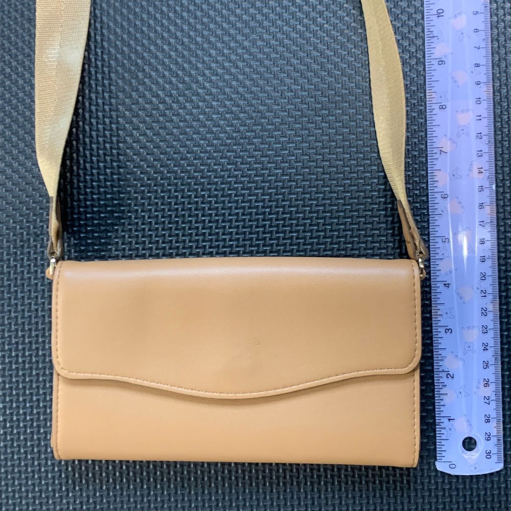 Elegant Tan Shoulder Bag